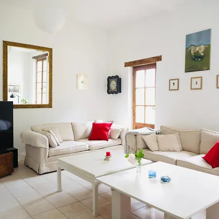 Charming La Maison Des Artistes Near Bergerac With The Swimming Pool Villa Conne-de-Labarde