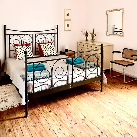 Villa Charming La Maison Des Artistes Near Bergerac With The Swimming Pool