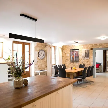 Charming La Maison Des Artistes Near Bergerac With The Swimming Pool Conne-de-Labarde